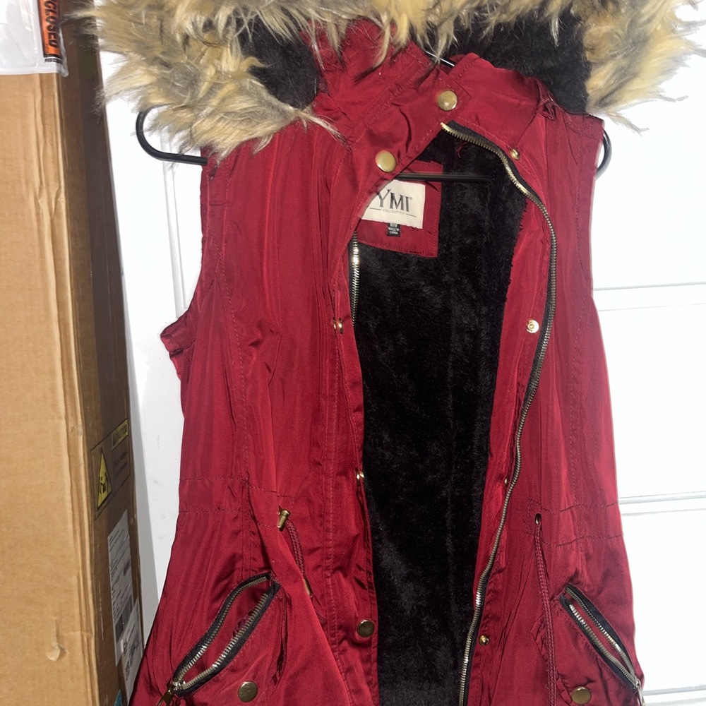 YMi Women's Red Vest with Faux Fur Hood